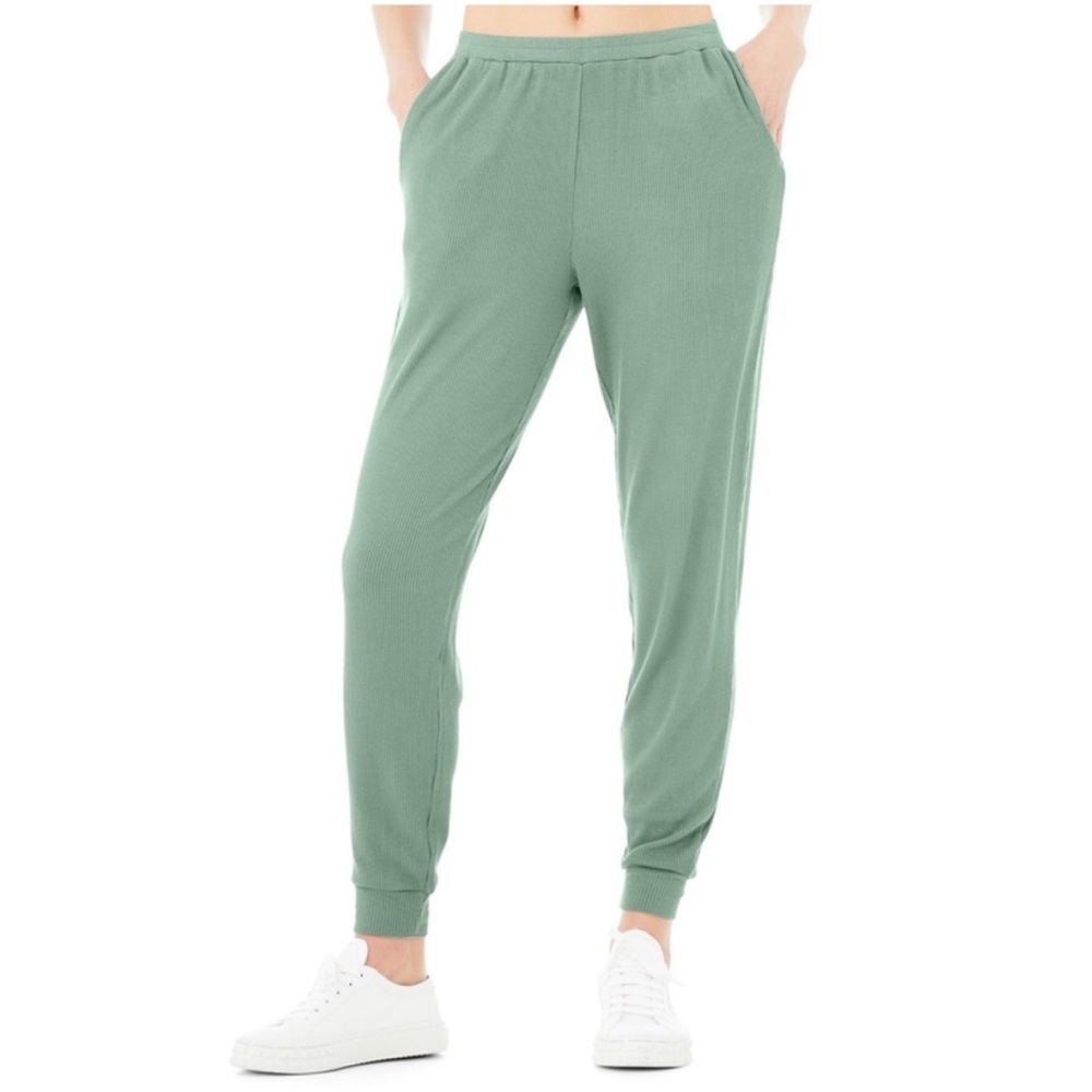 Alo yoga high-waisted ribbed whisper pant